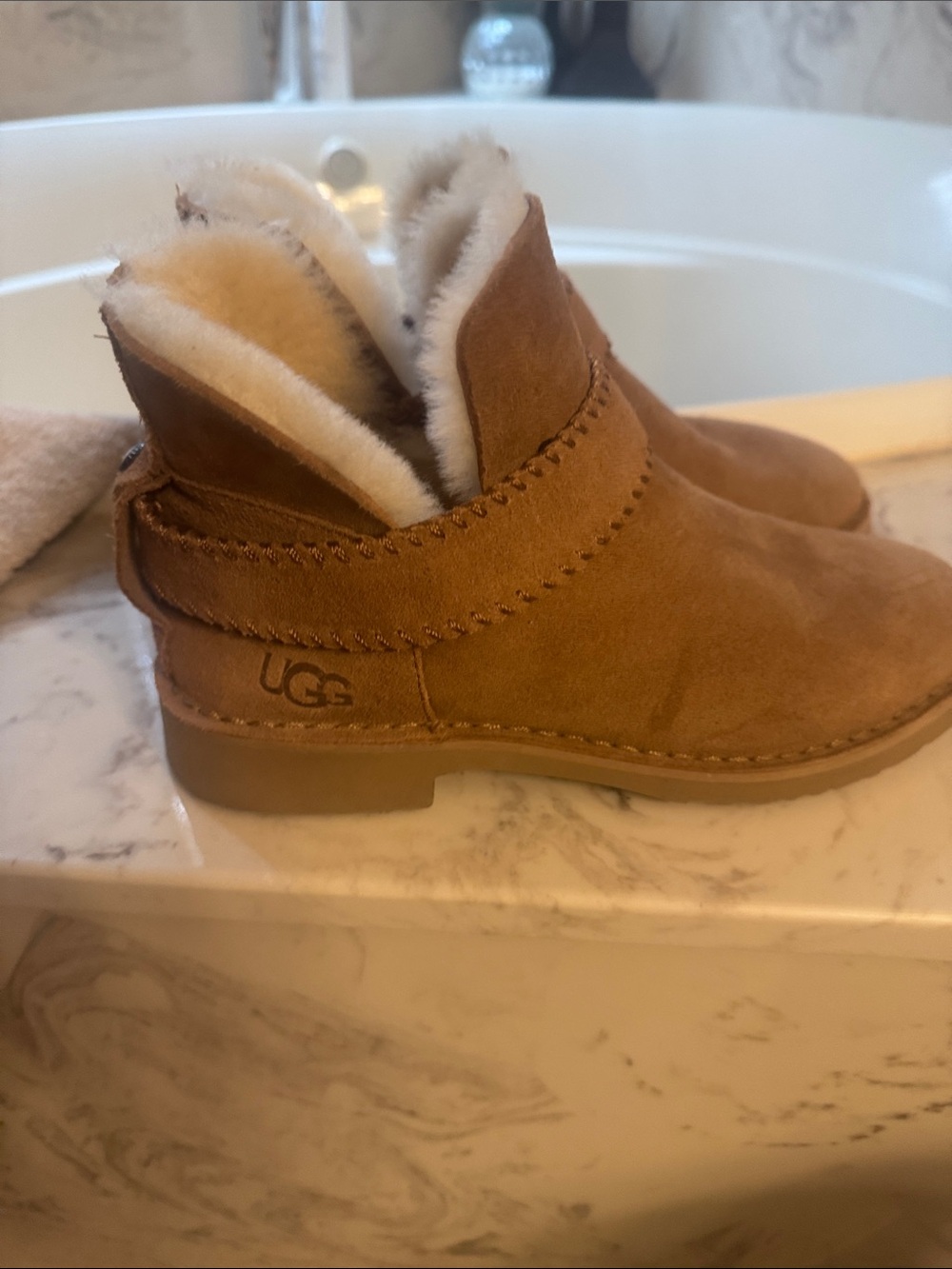 UGG Kids Chestnut/Tan Suede Shearling-Lined Ankle Boots